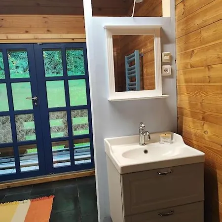 Adorable Petit Pres De La Foret Et Des Commerces