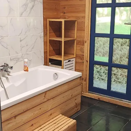 Chalet Adorable Petit Pres De La Foret Et Des Commerces Montivilliers