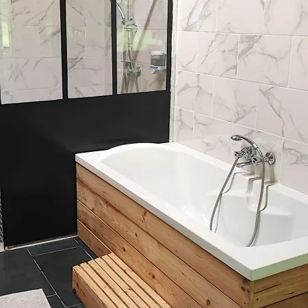 Adorable Petit Pres De La Foret Et Des Commerces Chalet Montivilliers