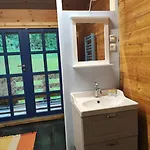 Adorable Petit Pres De La Foret Et Des Commerces