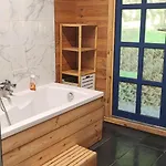 Chalet Adorable Petit Pres De La Foret Et Des Commerces Montivilliers