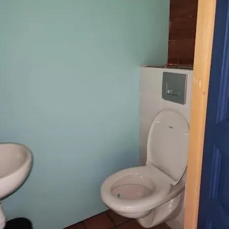 Adorable Petit Pres De La Foret Et Des Commerces Chalet