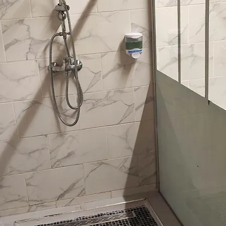 Chalet Adorable Petit Pres De La Foret Et Des Commerces Montivilliers