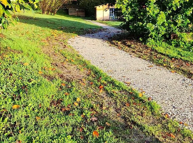 Adorable Petit Pres De La Foret Et Des Commerces *